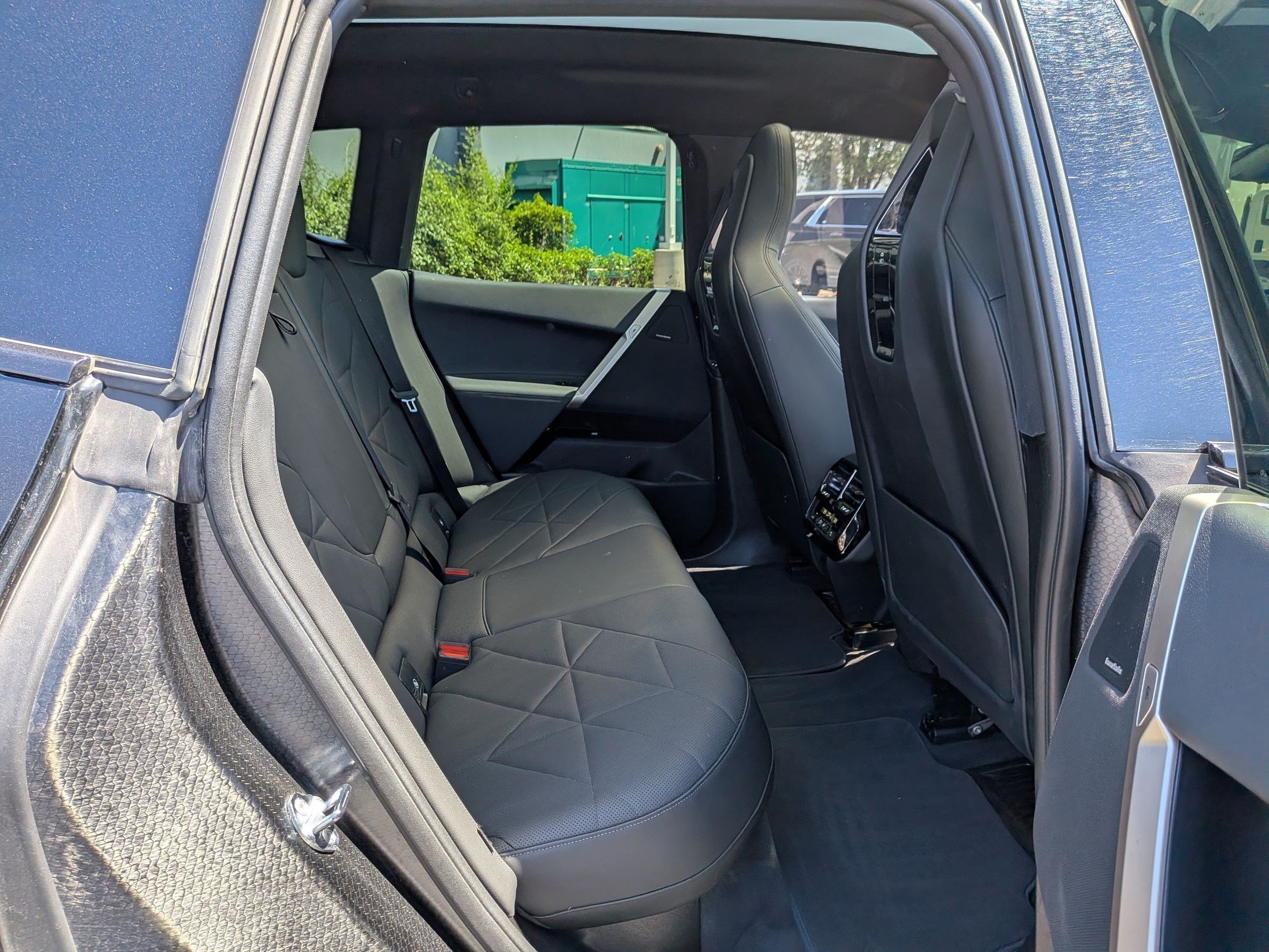 2025 BMW iX 50 - Photo 28