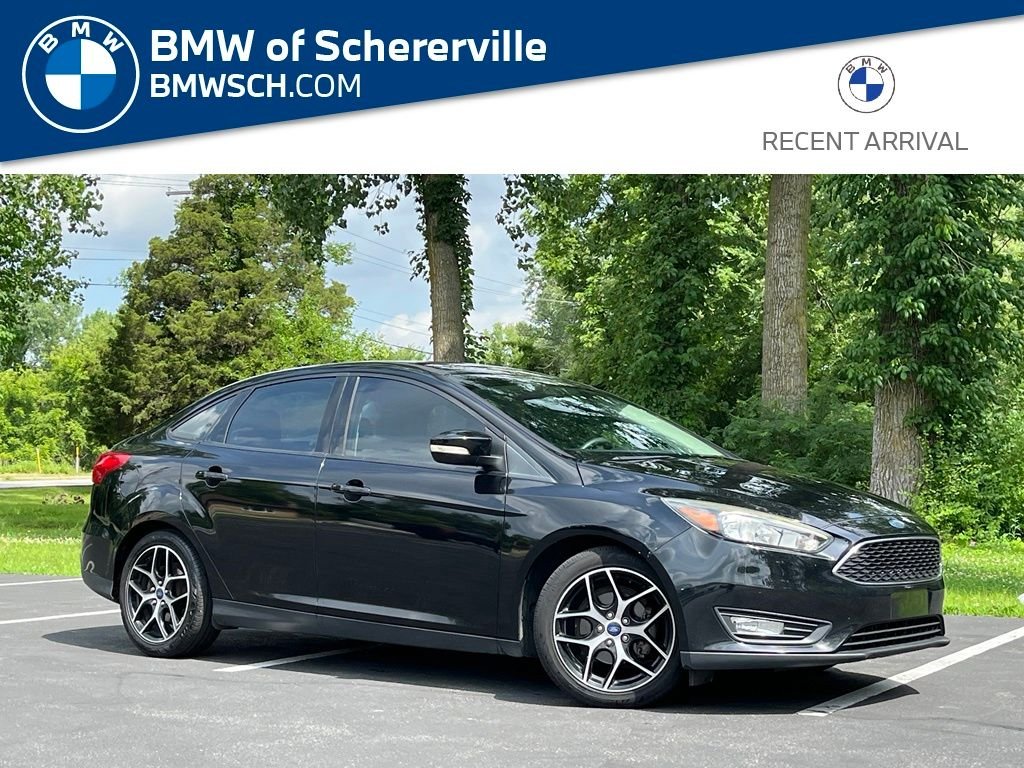 2017 Ford Focus Sedan SEL's photo