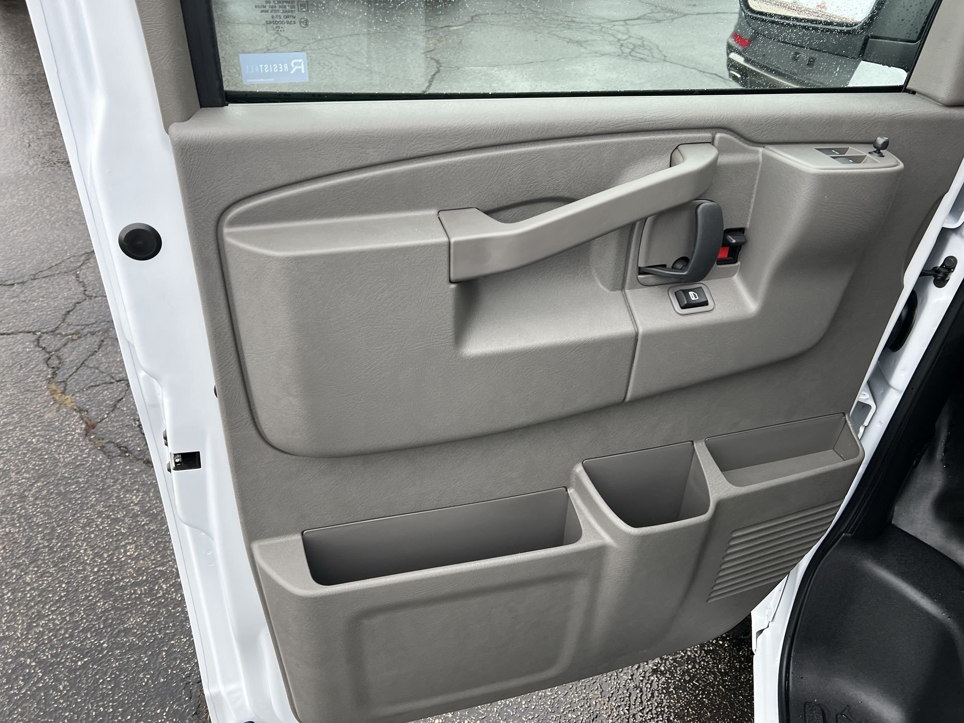 2025 Chevrolet Express Cargo Work Van - Photo 11