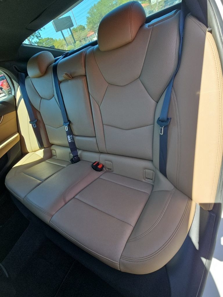 Used 2020 CRYSTAL WHITE TRICOAT Cadillac Premium Luxury image 15