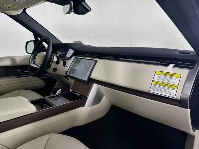 New 2026 Santorini Black Land Rover SE image 31