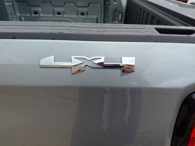 New 2026 Sterling Metallic GMC Elevation image 31