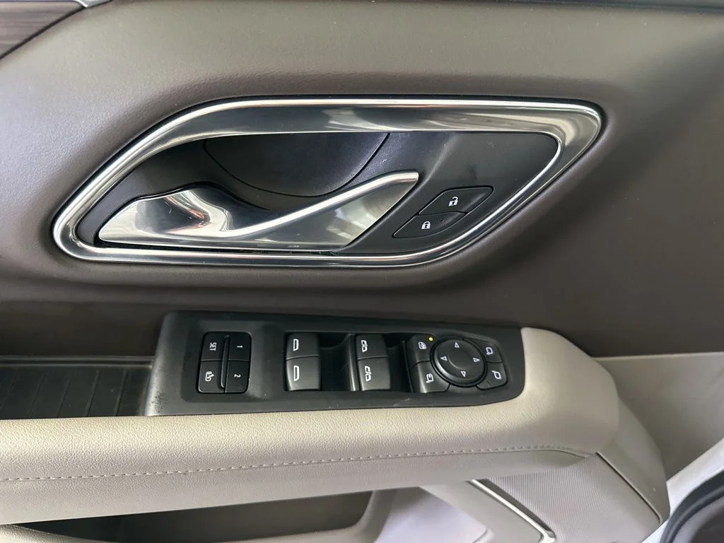 Used 2023 Beige Chevrolet Z71 image 21