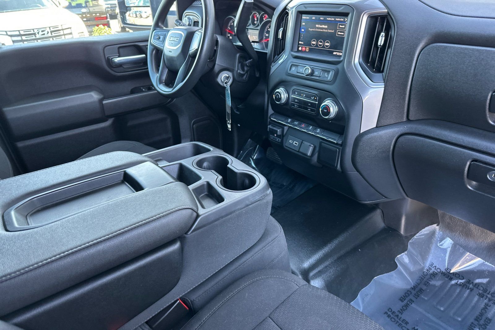 Used 2022 White GMC Pro image 16