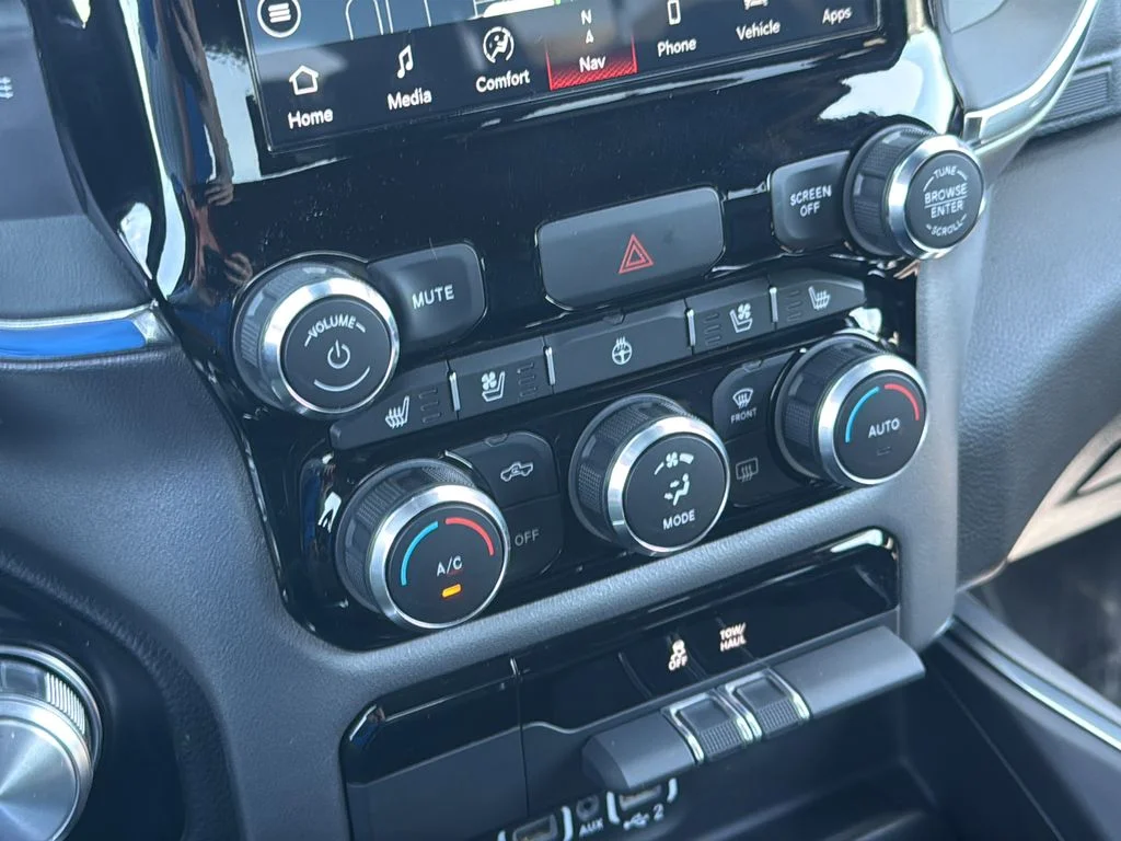 Used 2024 Silver Ram Laramie image 23