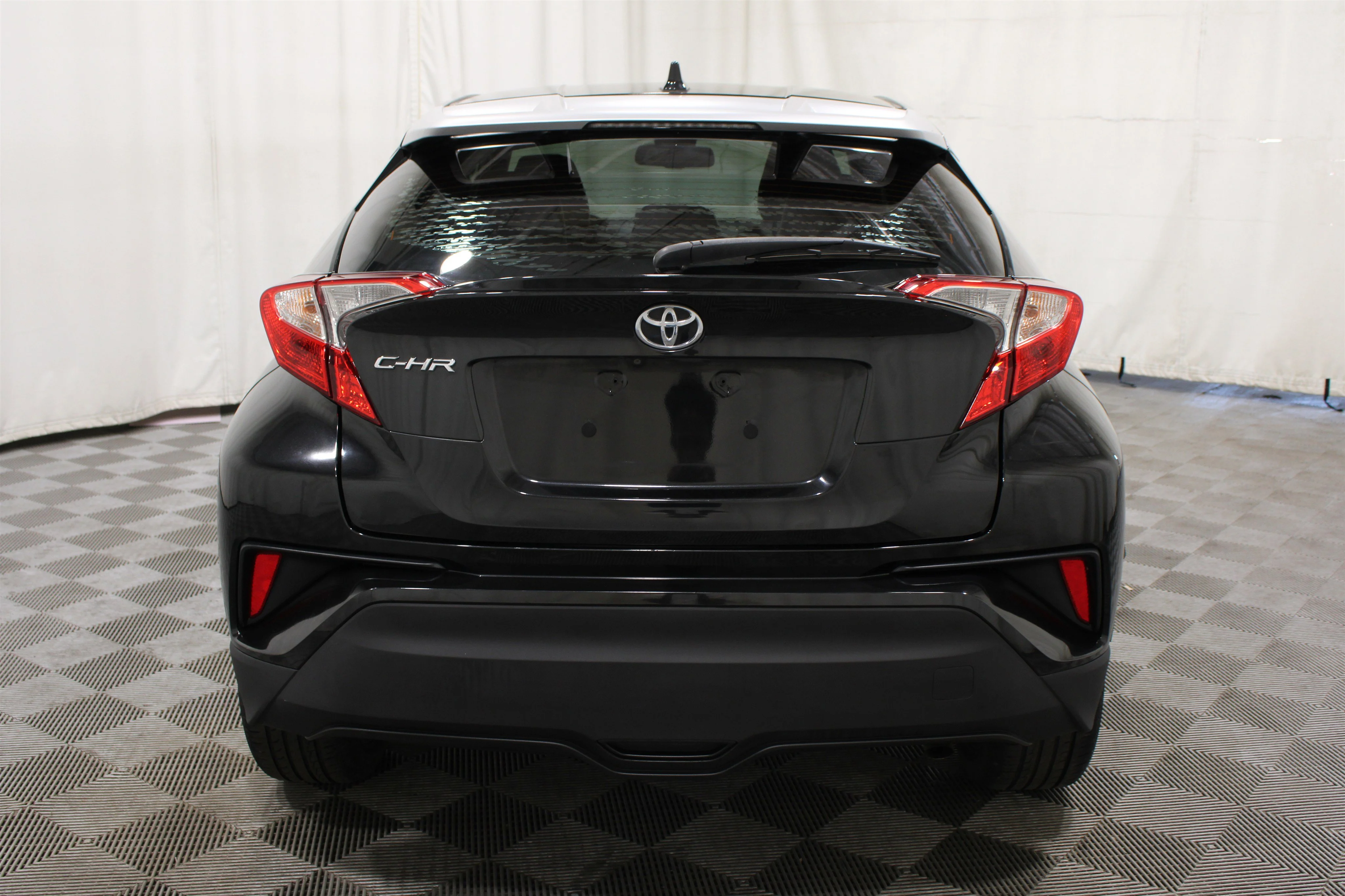 2019 Toyota C-HR XLE - Photo 30