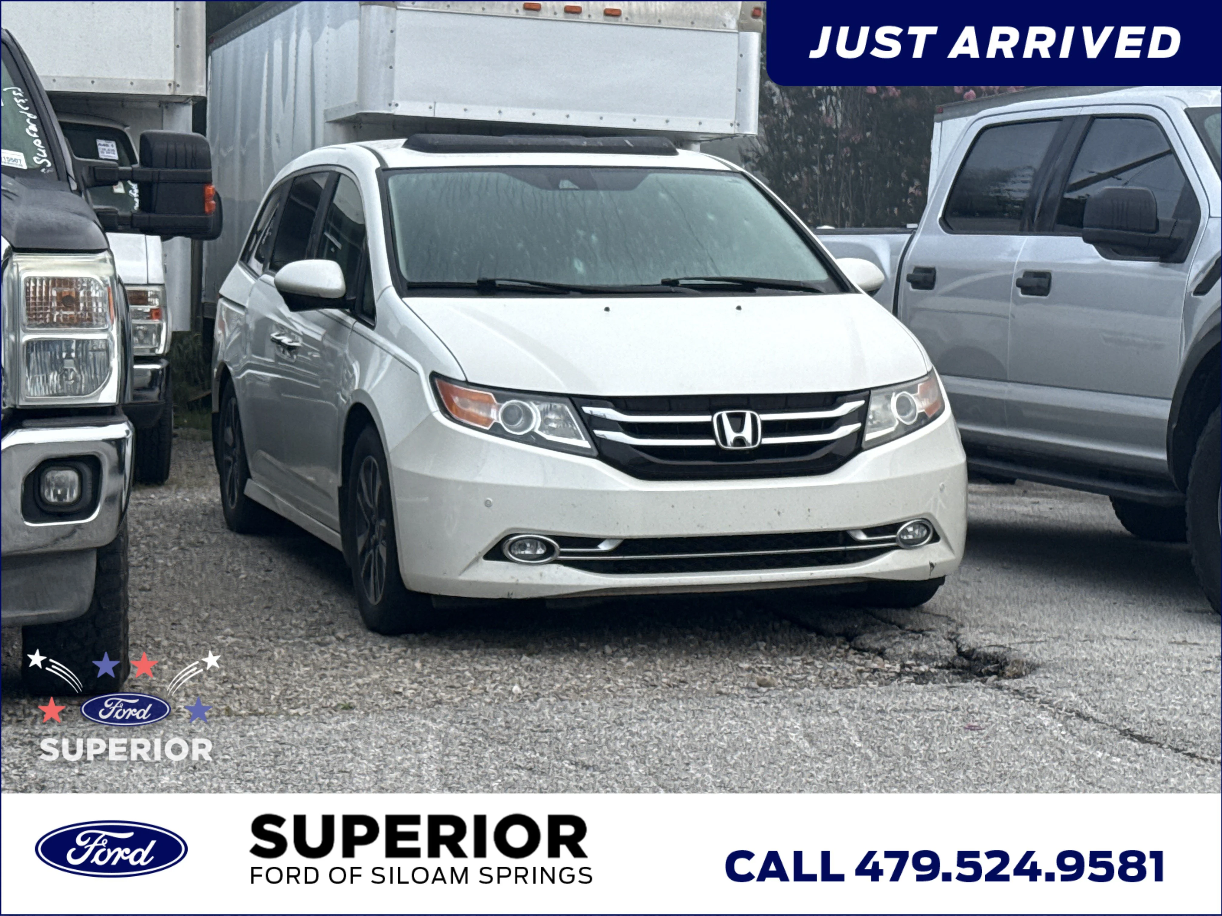 Used 2016 White Honda  image 1