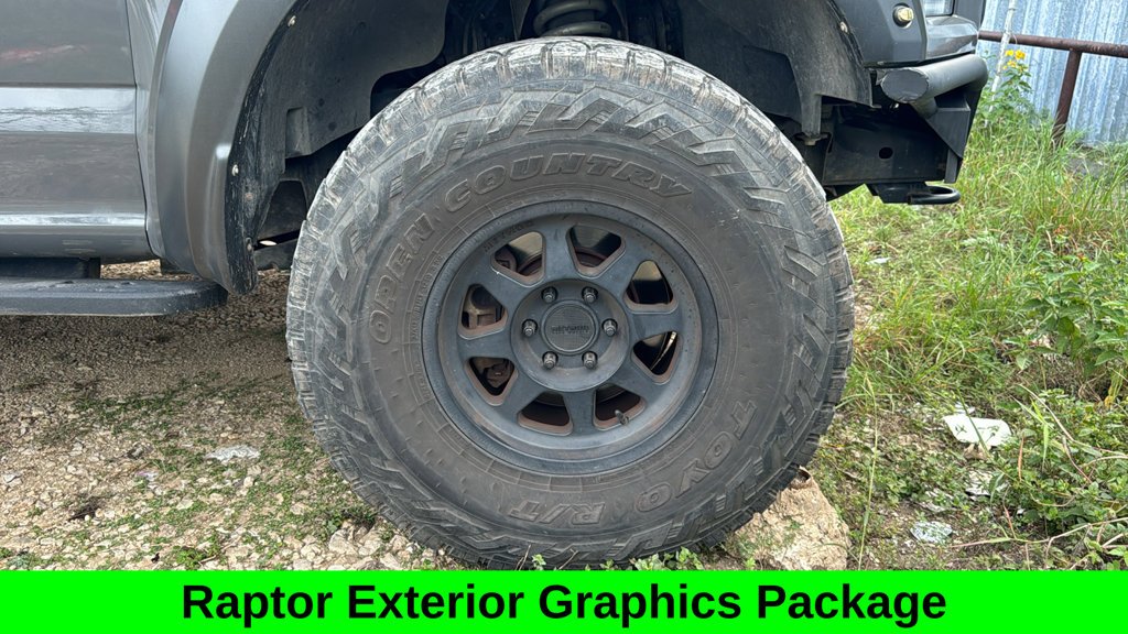 Used 2018  Ford Raptor image 2