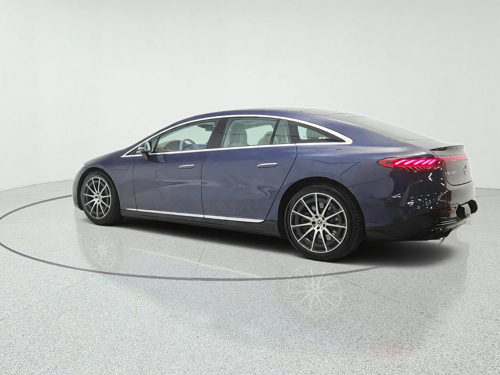 Used 2023 Twilight Blue Metallic Mercedes-Benz EQS 580 4MATIC® Sedan image 7