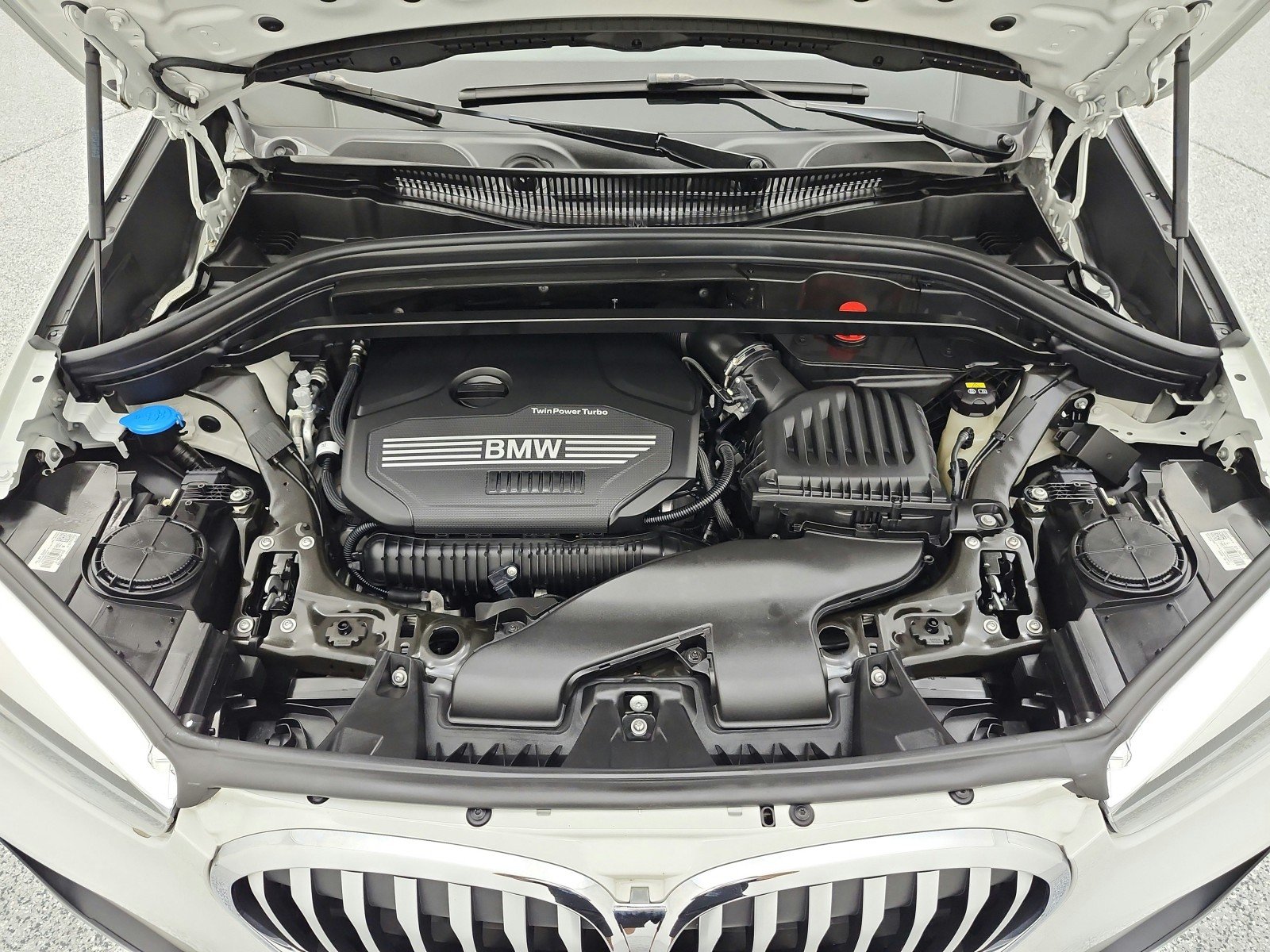 Used 2021 Alpine White BMW xDrive28i Sports Activity Vehicle image 17