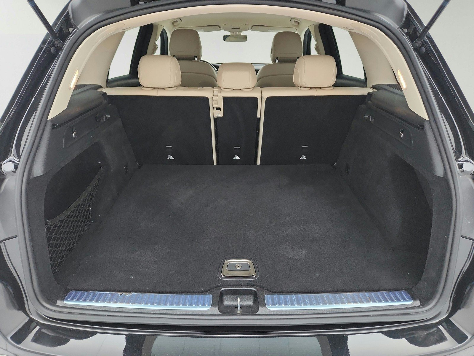 Used 2020 Black Mercedes-Benz GLC 300 image 33