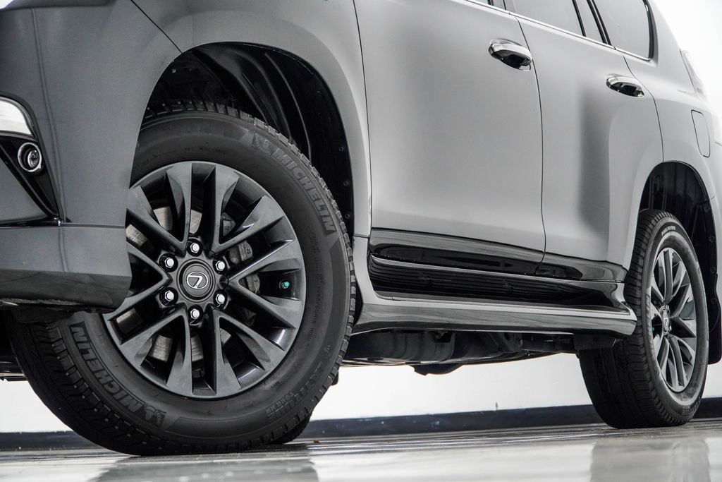 Used 2023 Black Lexus 460 image 3
