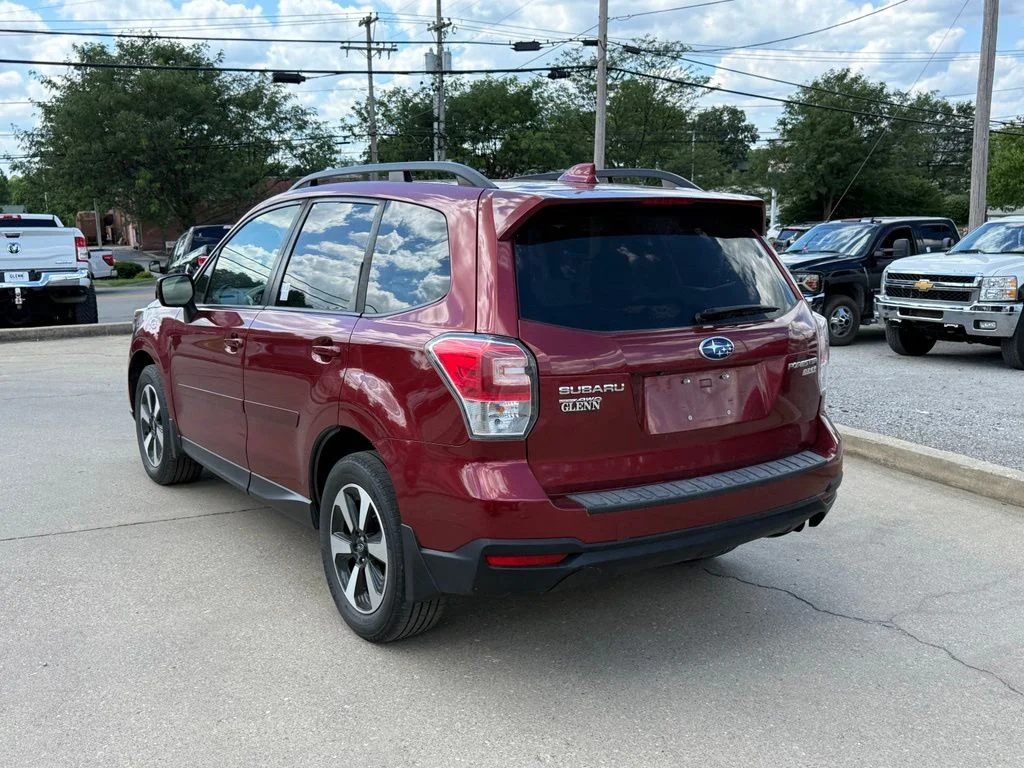 Used 2017 Red Subaru 2.5i Premium image 8