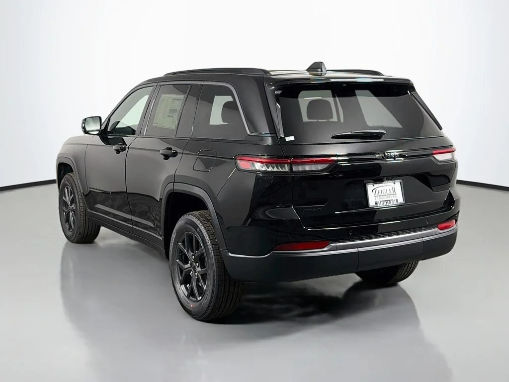 New 2027 Black Jeep Altitude image 5
