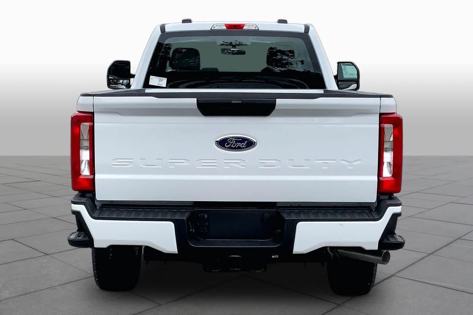 New 2026 Oxford White Ford XL image 4