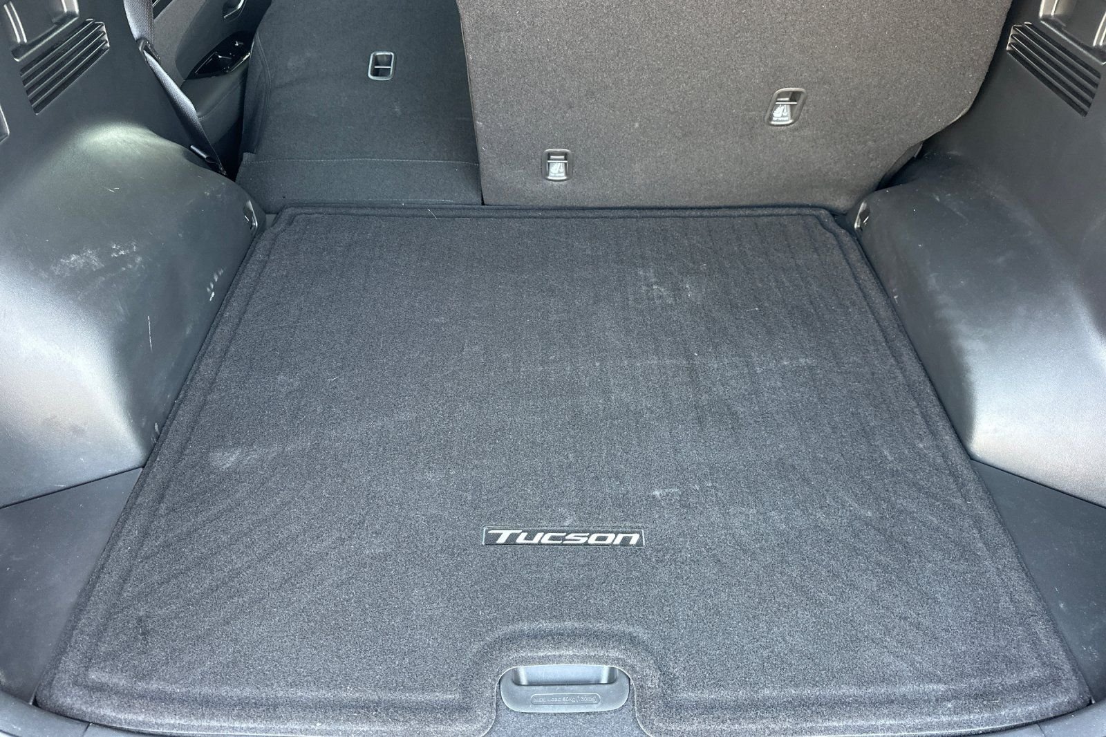 Used 2024 White Hyundai SEL Convenience image 16