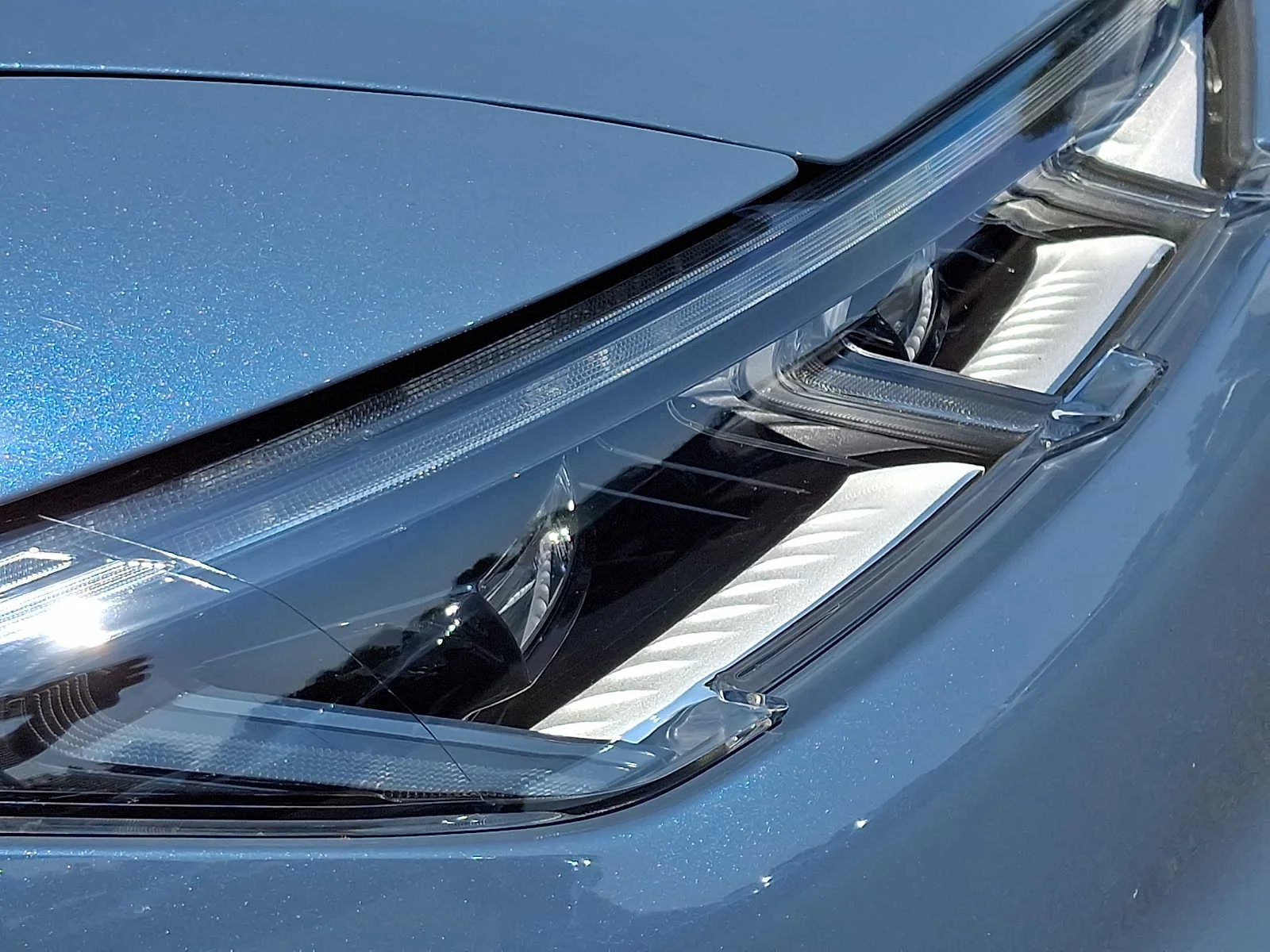Used 2023 Vapor Blue Ford Premium image 9