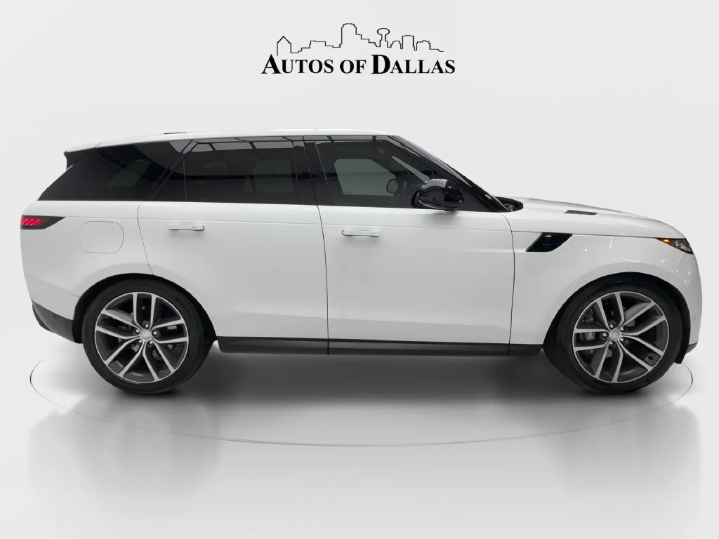 Used 2023 White Land Rover SE image 7