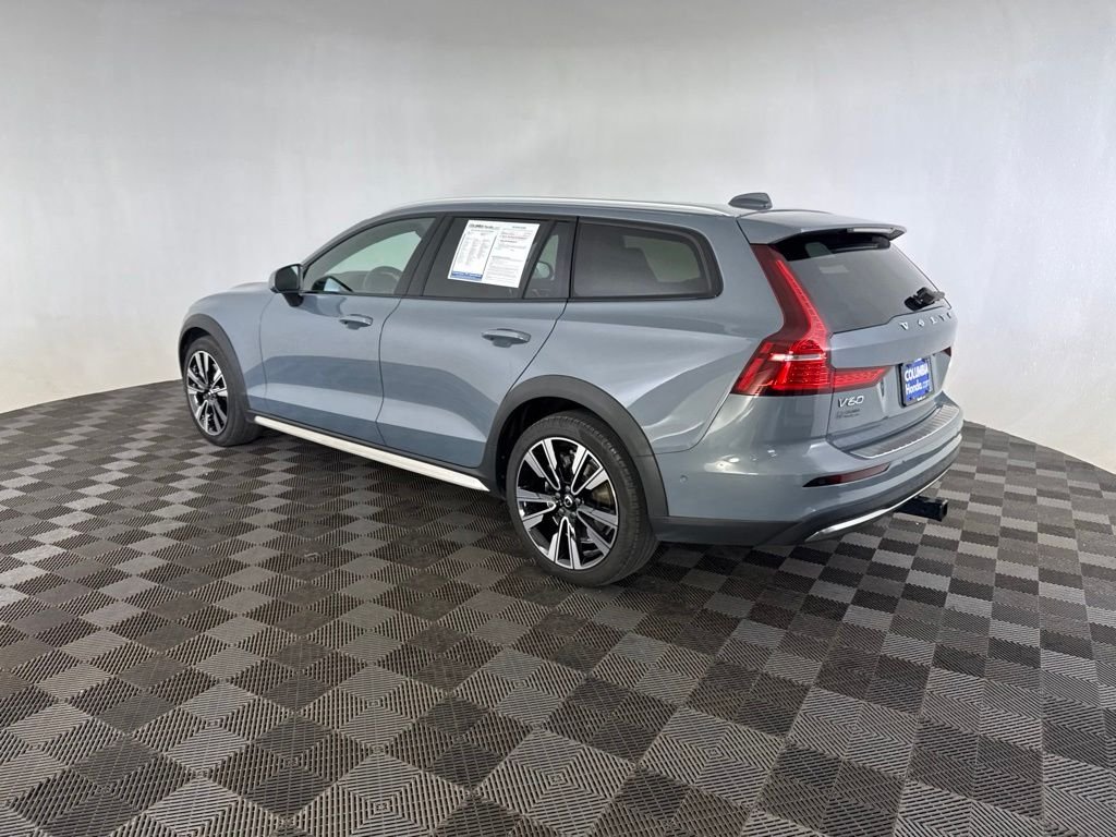 Used 2023 Gray Volvo Ultimate image 10