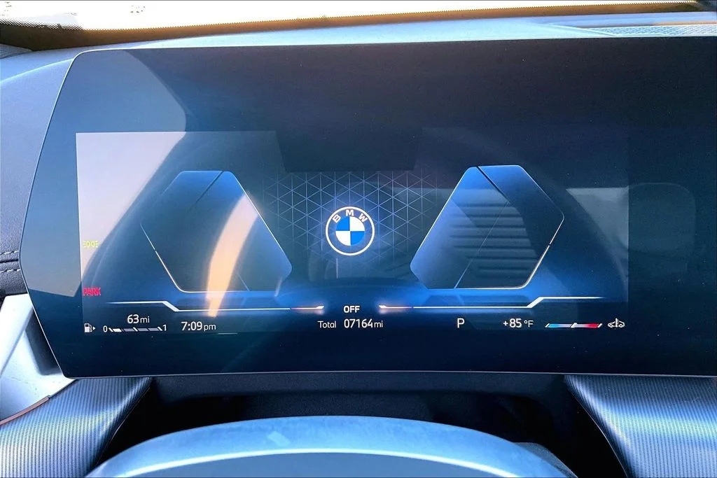 Used 2025 Silver BMW xDrive28i image 13