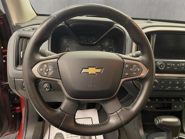 Used 2016 Red Chevrolet Z71 image 26