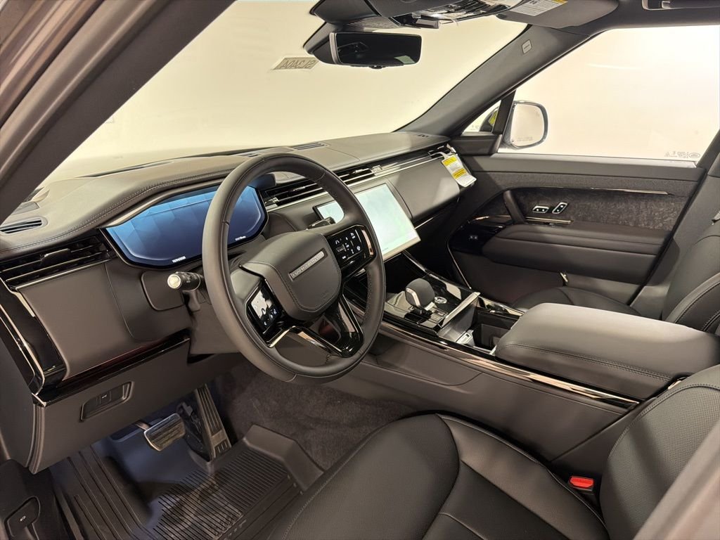 New 2026 Charente Grey Land Rover Dynamic SE P530 V8 image 13