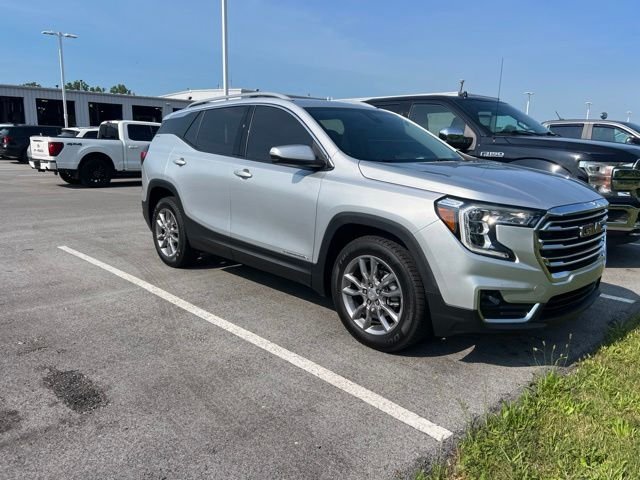 Used 2022 Quicksilver Metallic GMC SLT image 3