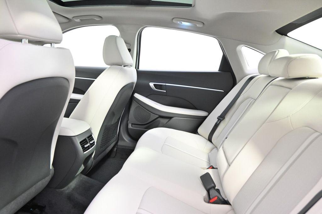 New 2026 Silver Hyundai SEL image 21