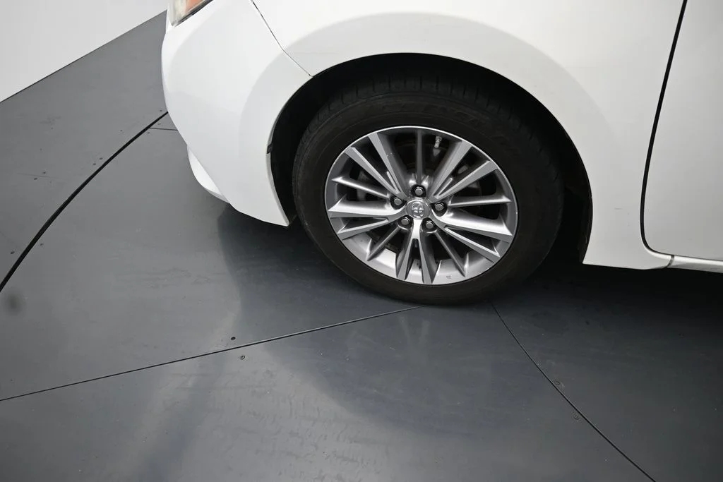 Used 2014 White Toyota LE Plus image 16