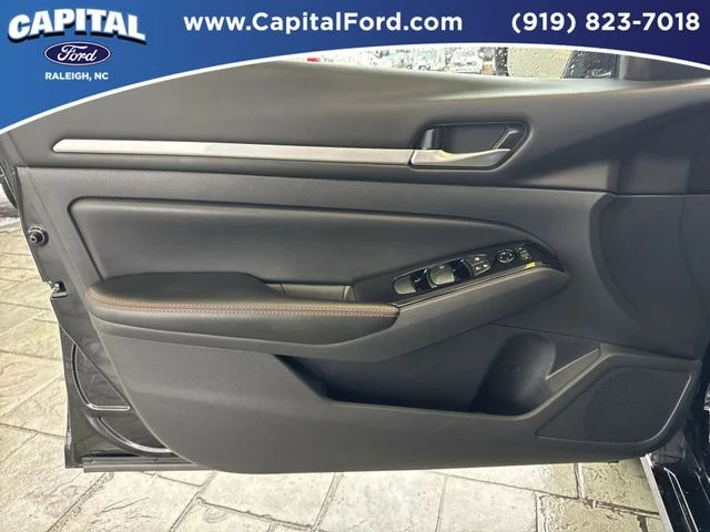 Used 2025 Black Nissan 2.5 SR image 19