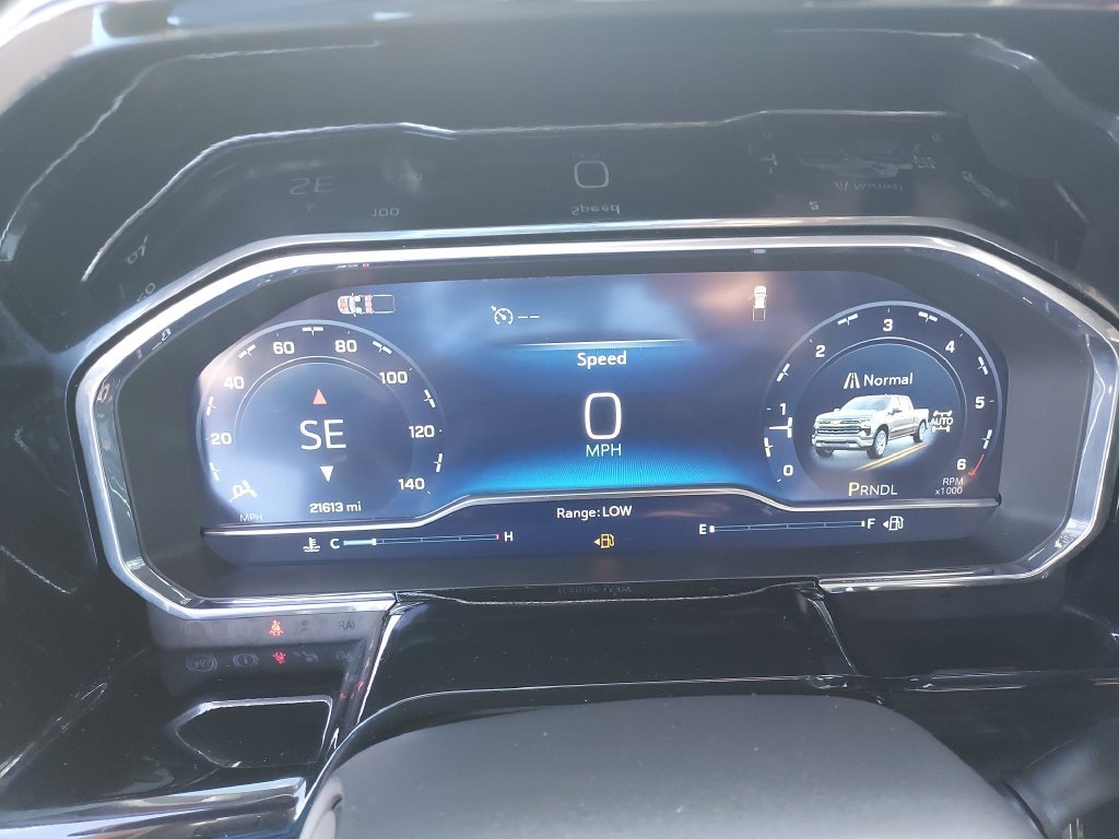 Used 2024 Gray Chevrolet LT image 18