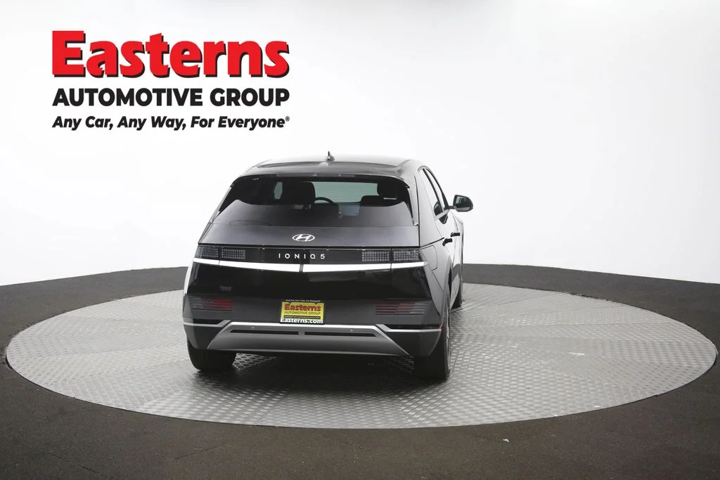 Used 2024 Black Hyundai SEL image 34