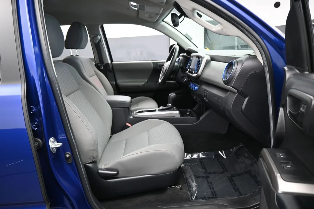 Used 2022 Blue Toyota SR5 image 37