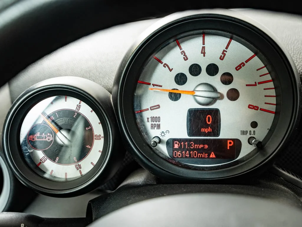 Used 2014 White Silver MINI  image 27