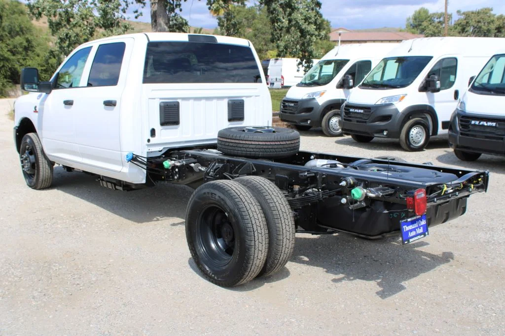 New 2026 Bright White Clear-Coat Exterior Paint Ram Tradesman image 6