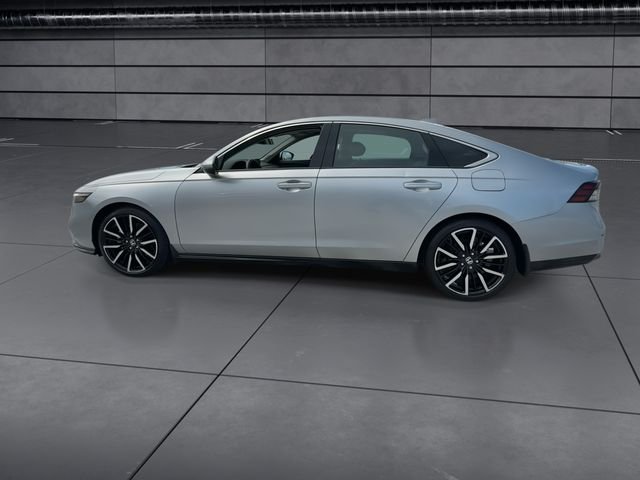 Used 2025 Silver Honda Touring image 5