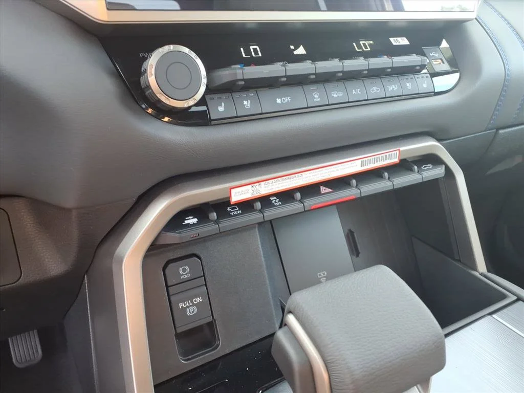 2026 Toyota Tundra Platinum - Photo 8