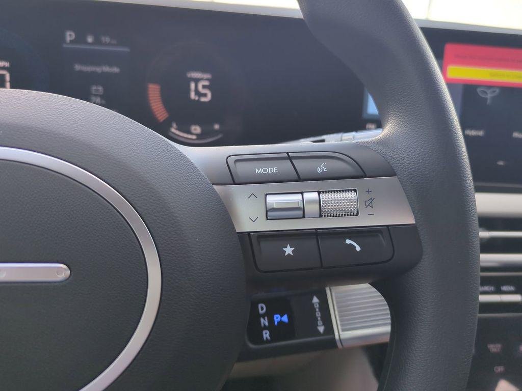New 2026 White Hyundai SEL AWD image 32