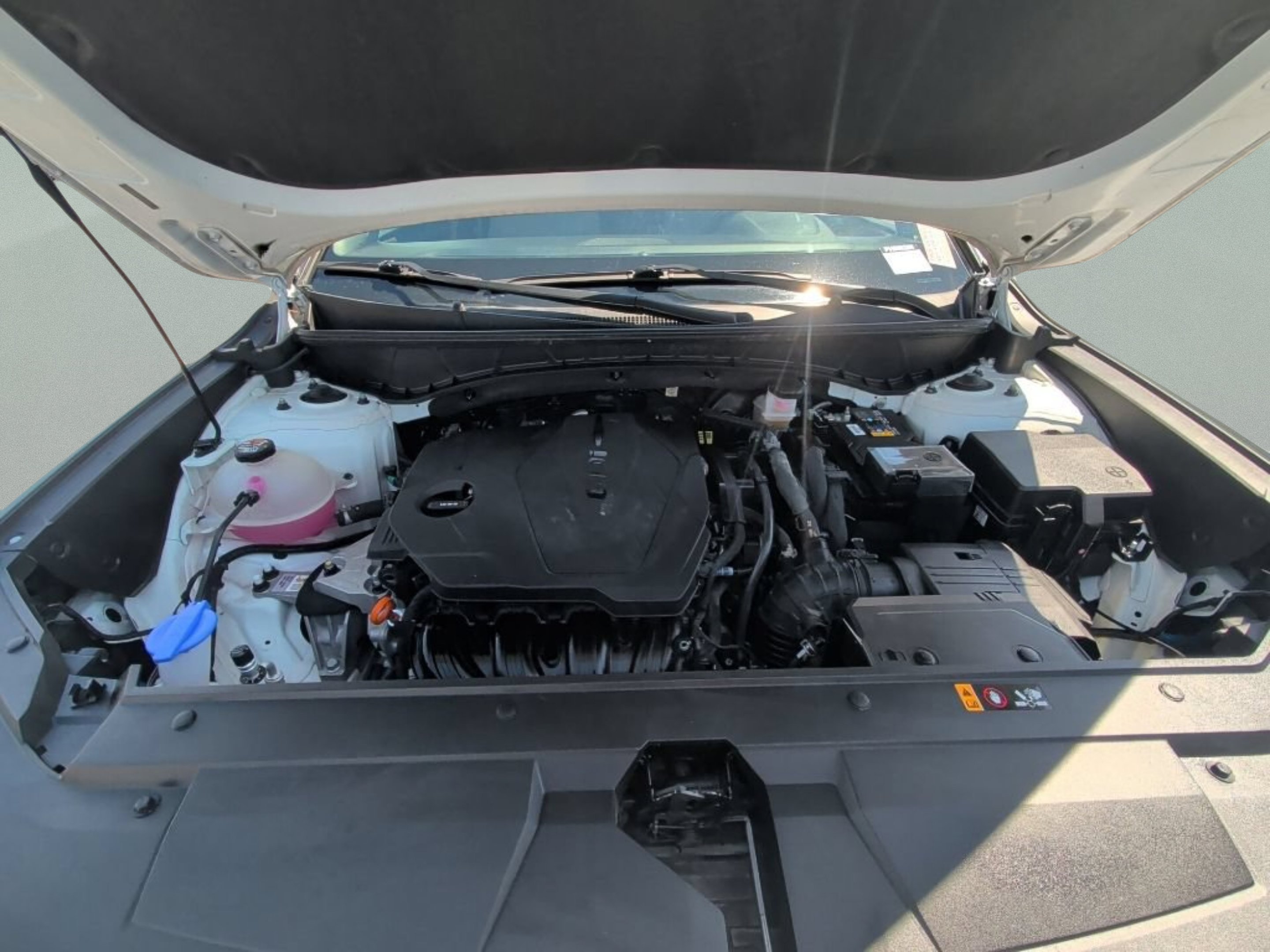 Used 2023 Atlas White Hyundai SEL image 11