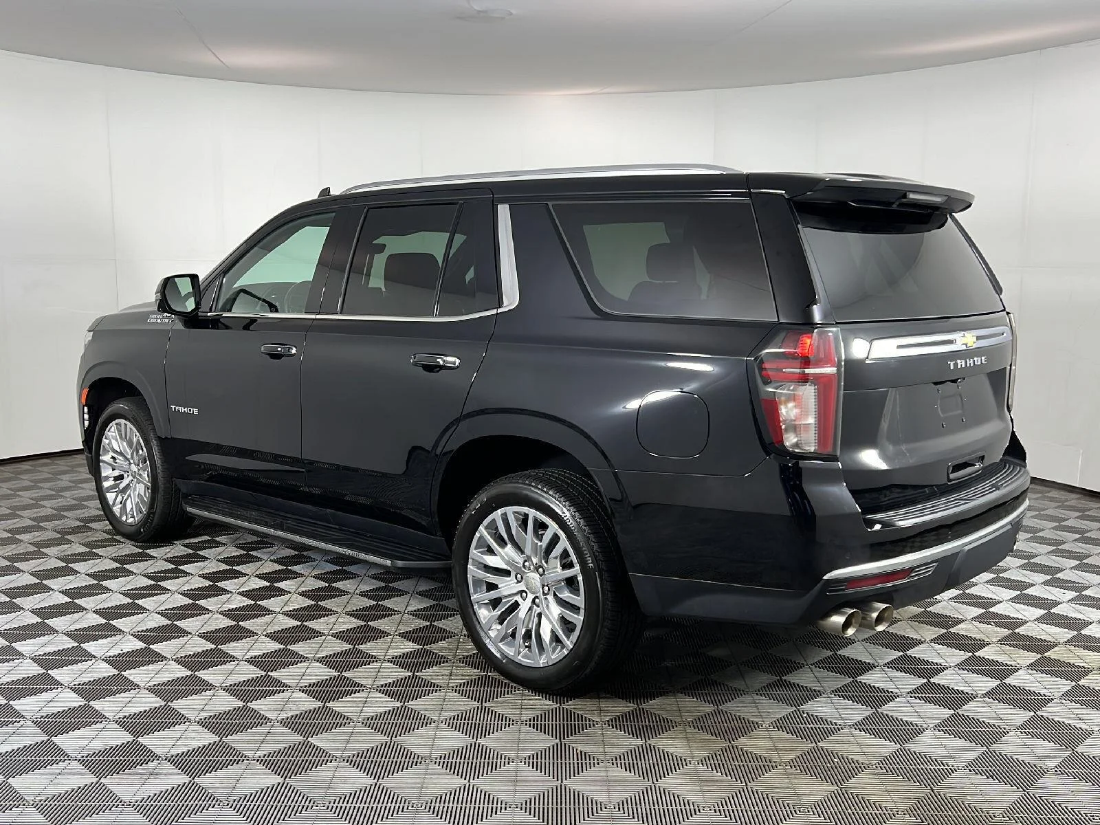 Used 2023 Black Chevrolet High Country image 9
