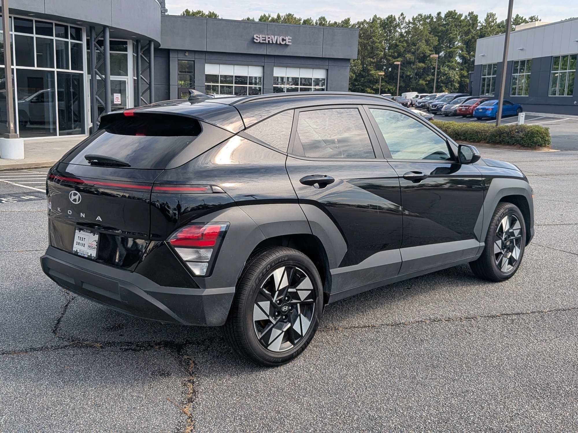 Used 2025 Black Hyundai SEL image 3