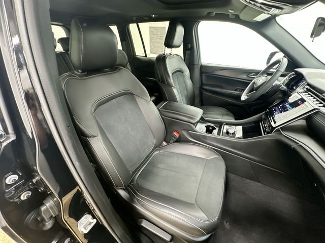 Used 2025 Black Jeep Altitude X image 26