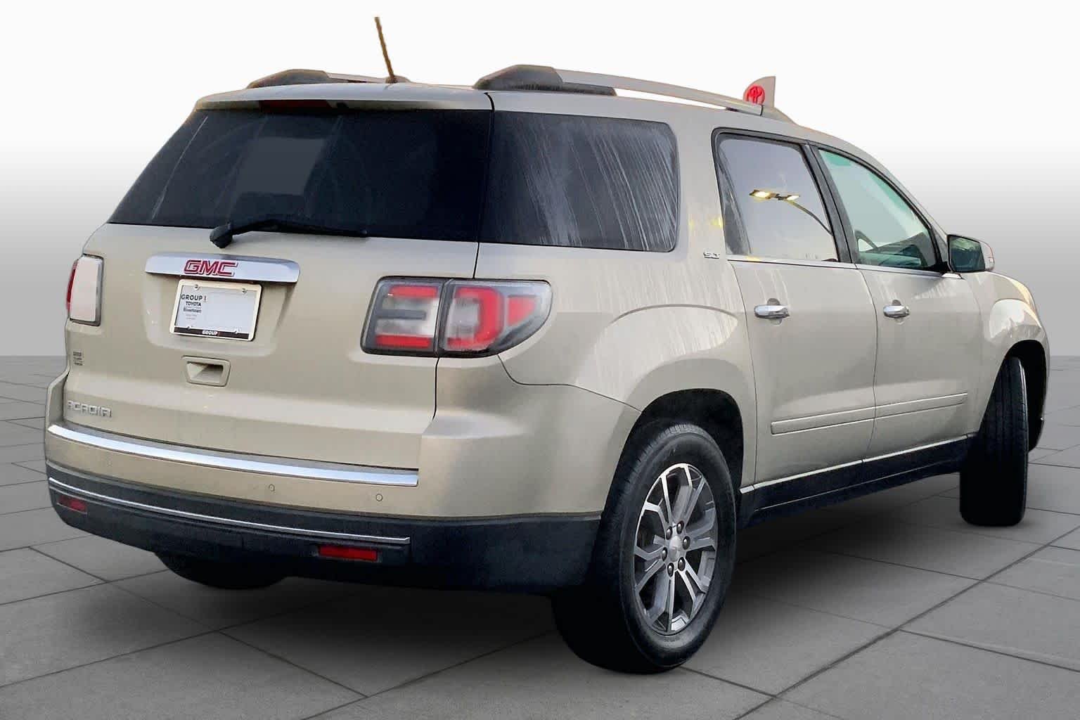 Used 2014 Champagne Silver Metallic GMC SLT image 11