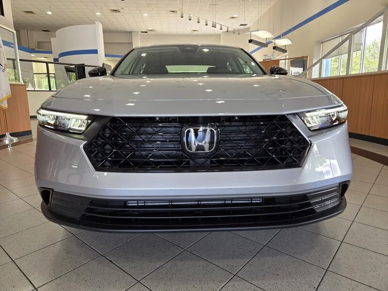 New 2026 Solar Silver Metallic Honda SE CVT image 2