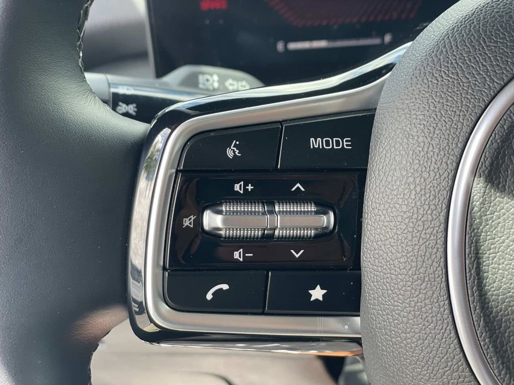 2025 Kia Sorento S - Photo 8