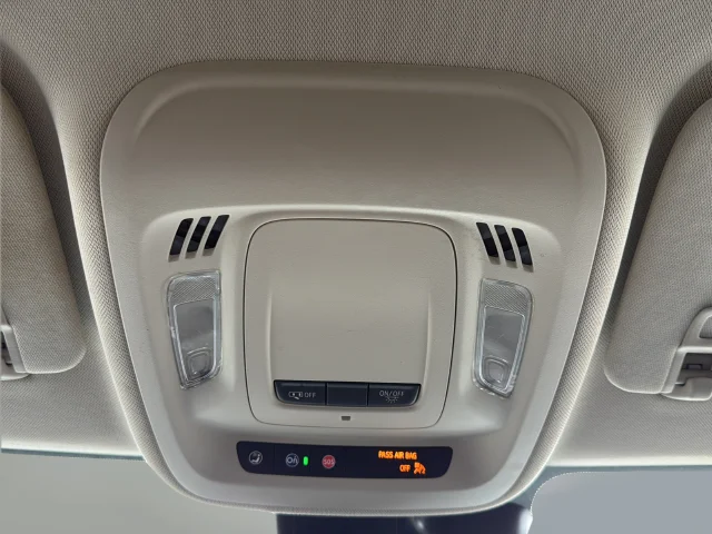 Used 2022 White Buick Preferred image 36