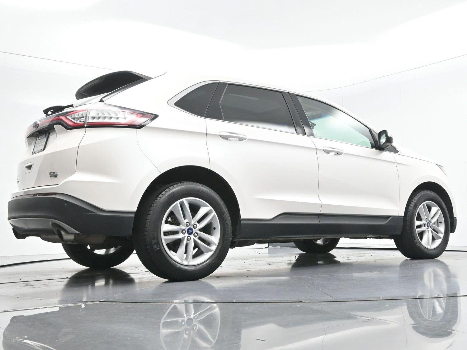 Used 2017 White Platinum Metallic Tri-Coat Ford SEL image 45