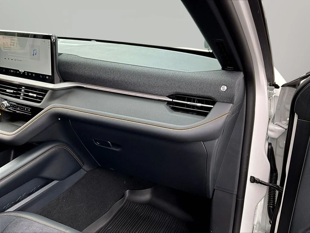 New 2026 Star White Metallic Tri-Coat Ford Tremor® image 30