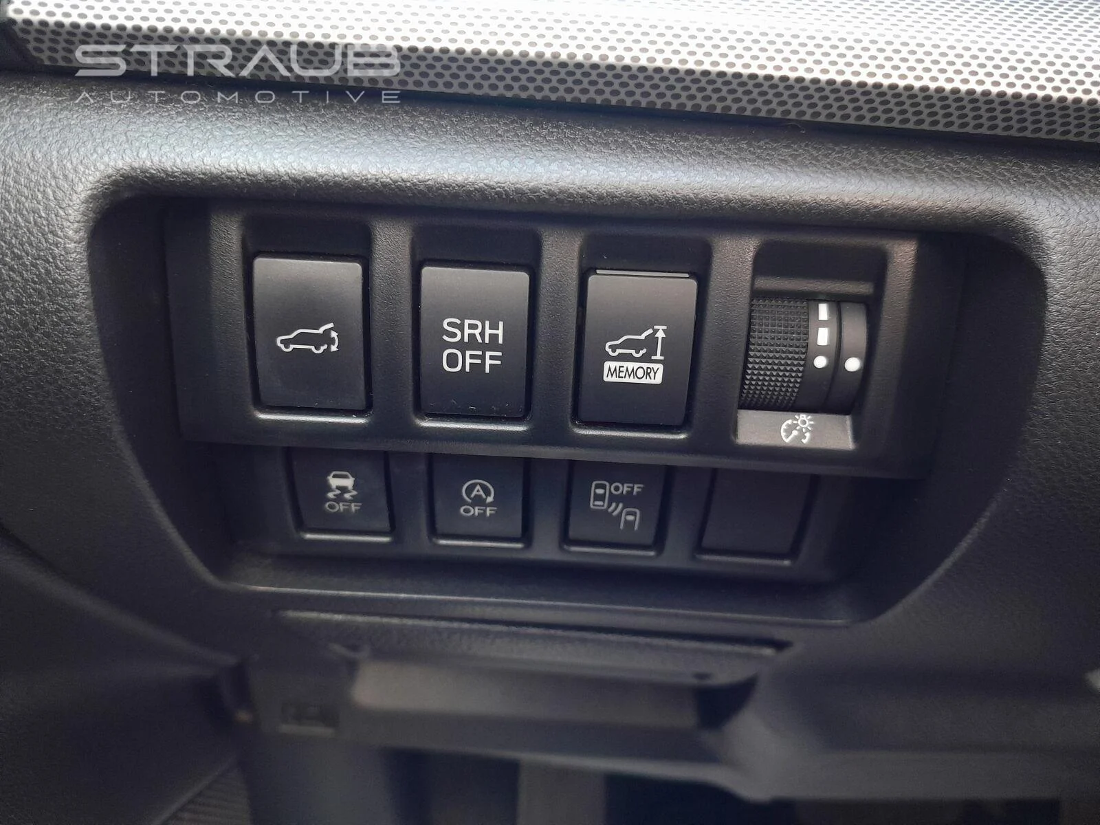 Used 2019 Crystal White Pearl Subaru Limited image 19