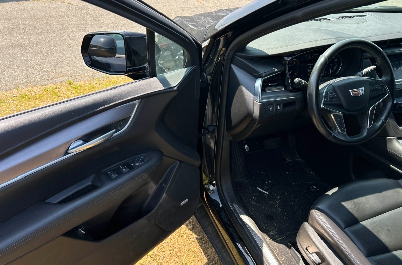 Used 2023 Black Cadillac Luxury image 3